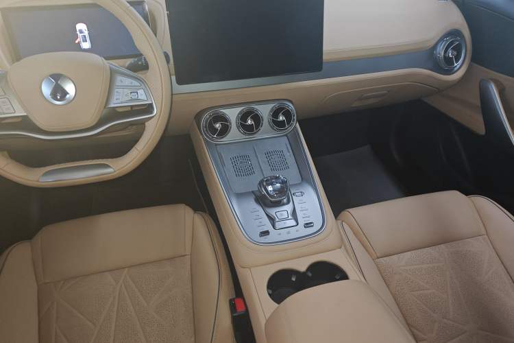 Used Denza N8 2023 Four-Wheel Drive Ultra-Hybrid Flagship Six-Seater Version