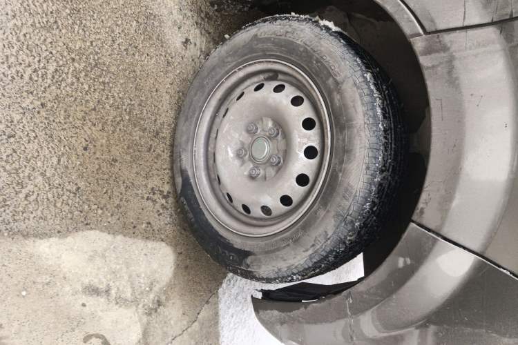 Used CHANGAN KUAYUE Xing V5 EV 2021 Luxury 6-Seater Passenger Bus with Lingdian System