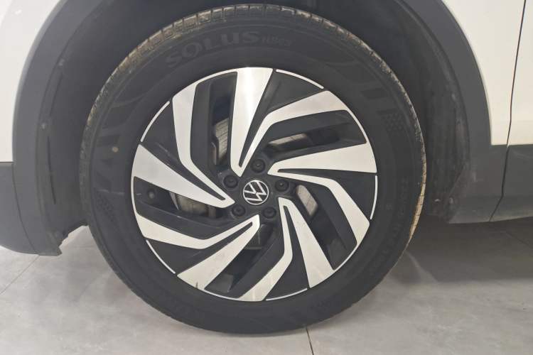 Used Volkswagen Tiguan L 2023 330TSI Automatic Two-Wheel Drive Comfort Edition Left Front Wheel Hub