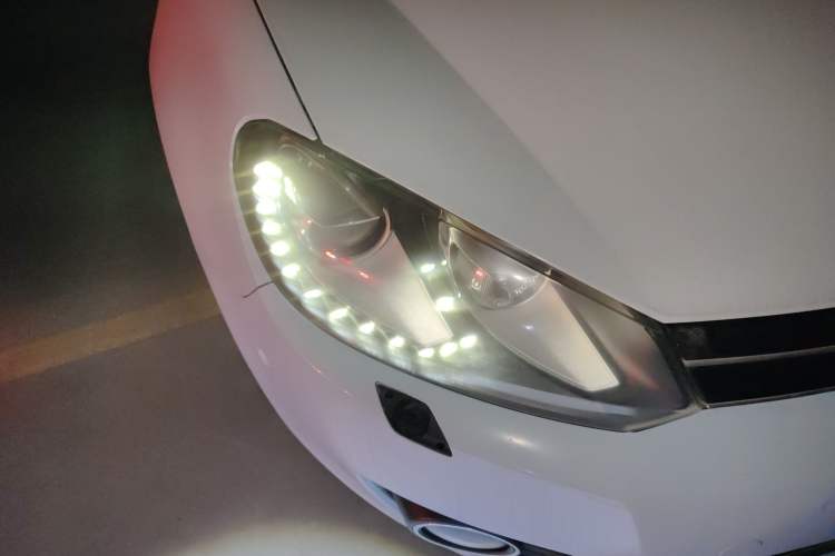 Used Volkswagen Golf 2012 1.4TSI Luxury Convertible Edition Right Front Headlight