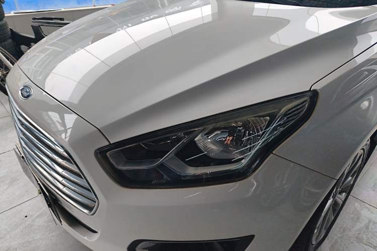 Used Ford Escort 2017 Happy Edition 1.5L Manual Fashion Model Left Front Headlight