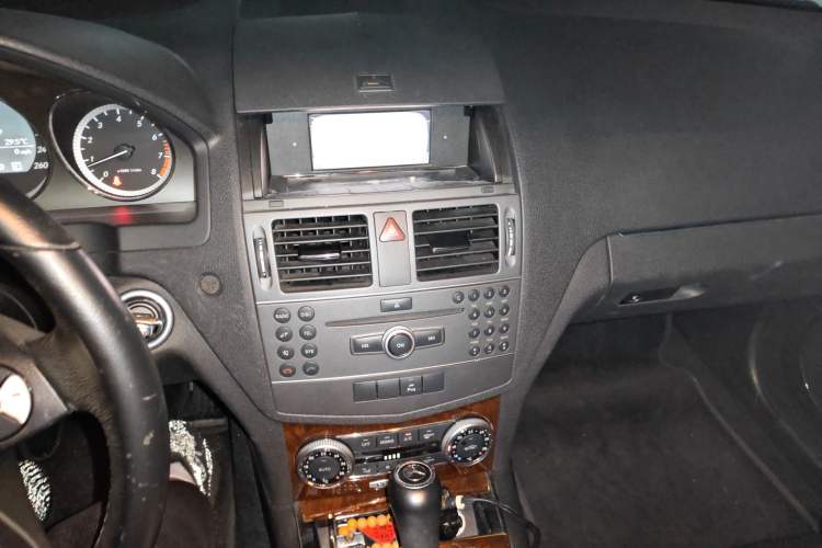 Used Mercedes-Benz C-Class 2010 C 200 CGI Elegance Model
