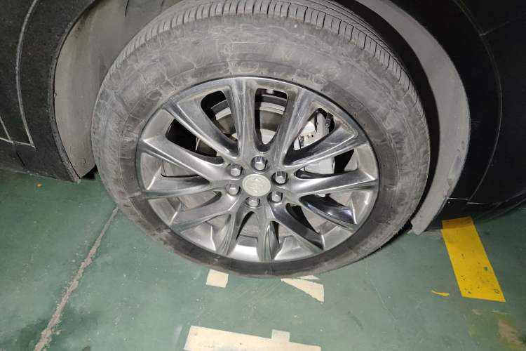 Used Buick Enclave 2020 28T Four-Wheel Drive Prestige Version Right Front Wheel Hub