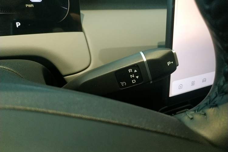 Used CHANGAN NEVO Q05 2026 Model 405Air Gear Lever