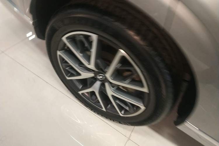 Used GAC Trumpchi GS8 2024 Dual-Motor Series 2.0TM Four-Wheel Drive Premium Edition Right Rear Wheel Hub