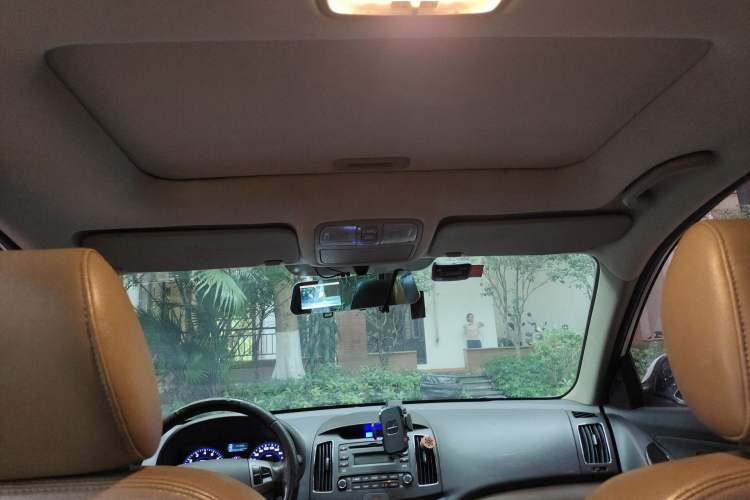 Used Hyundai Celesta 2011 1.6L Automatic Luxury Version