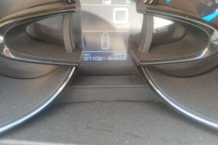 Used Dongfeng Aeolus AX7 2015 2.0L Automatic Zhiyi Trim