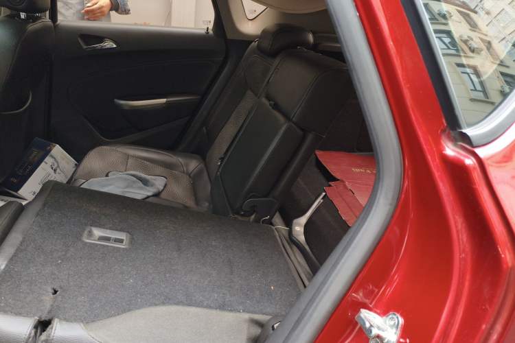 Used Buick GT 2014 XT 1.6L Automatic Fashion Edition Left Rear Seat