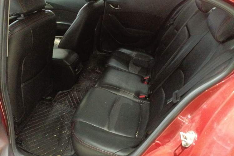 Used Mazda 3 Axela 2017 Sedan 1.5L Automatic Luxury Model Emission Standard China V Left Rear Seat