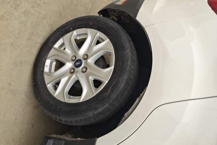 Used Ford EcoSport 2013 1.5L Automatic Fashion Model