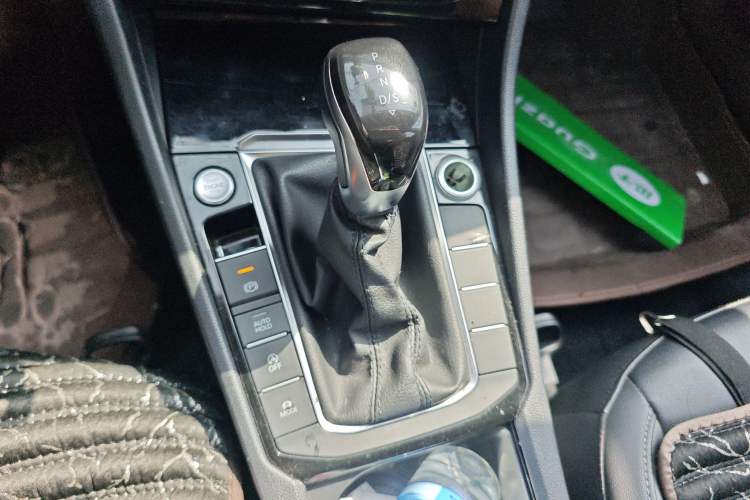 Used Volkswagen Sagitar 2020 280TSI DSG Comfort Version China VI Standard Gear Lever