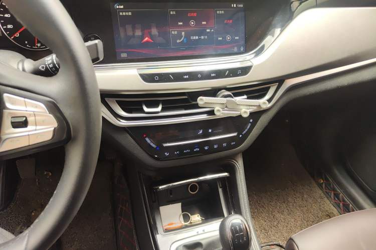 Used CHANGAN CS35PLUS 2018 1.6L Manual Changlian Edition China V Standard Audio And AC Panel