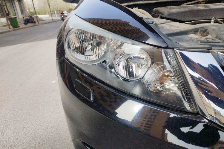 Used Honda Accord 2013 2.0L SE Right Front Headlight