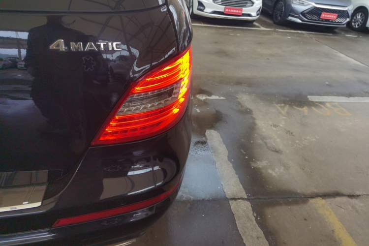 Used Mercedes-Benz R-Class 2014 R 320 4MATIC Business Model