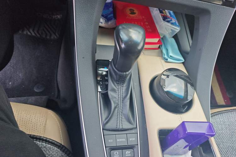 Used Toyota Avalon 2019 Dual-Engine 2.5L Luxury Edition China VI Standard
