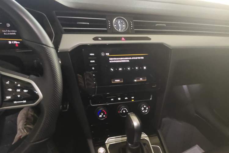 Used Volkswagen Magotan 2025 Zhongxiang Version 280TSI DSG Comfort Edition