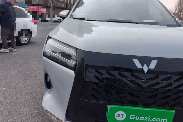 Used Wuling Wuling Starlight 730 2025 Model Plug-in Hybrid 125km Luxury Edition
