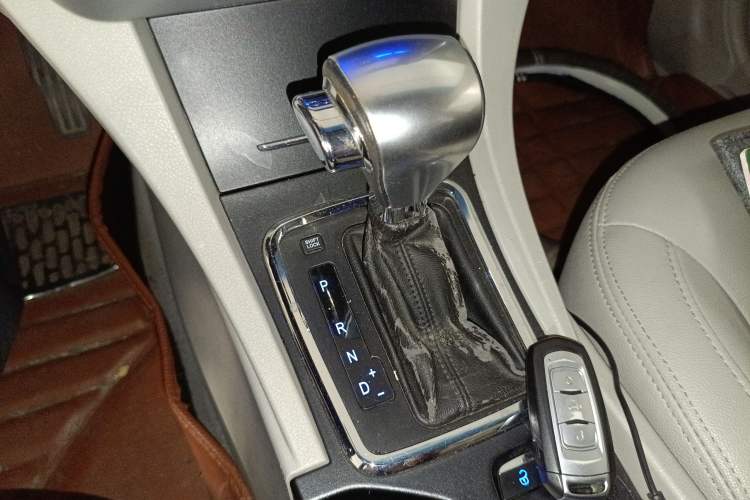 Used Geely Auto Emgrand 2014 Sedan 1.3T CVT Prestige Model