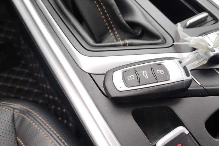 Used Geely Auto Vision X6 2018 1.4T CVT 4G Connected Luxury Version
