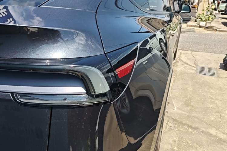 Used Tesla Model Y 2025 Rear-Wheel-Drive Version