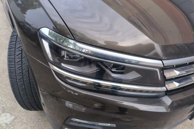 Used Volkswagen Tiguan L 2017 330TSI Automatic Two-Wheel Drive Flagship Edition Right Front Headlight