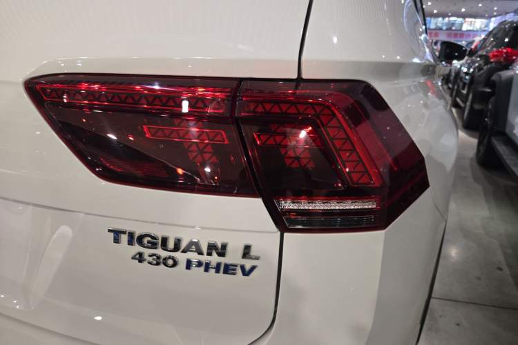 Used Volkswagen Tiguan L New Energy 2020 430 PHEV Plug-in Hybrid Flagship Edition Right Rear Taillight