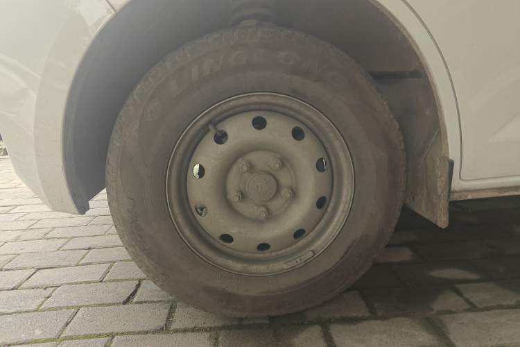 Used CHANGAN KAICHENG Ruixing EM60 2024 Comfort Model 6 Seats 41.86 kWh Liftback Doors Exterior 4