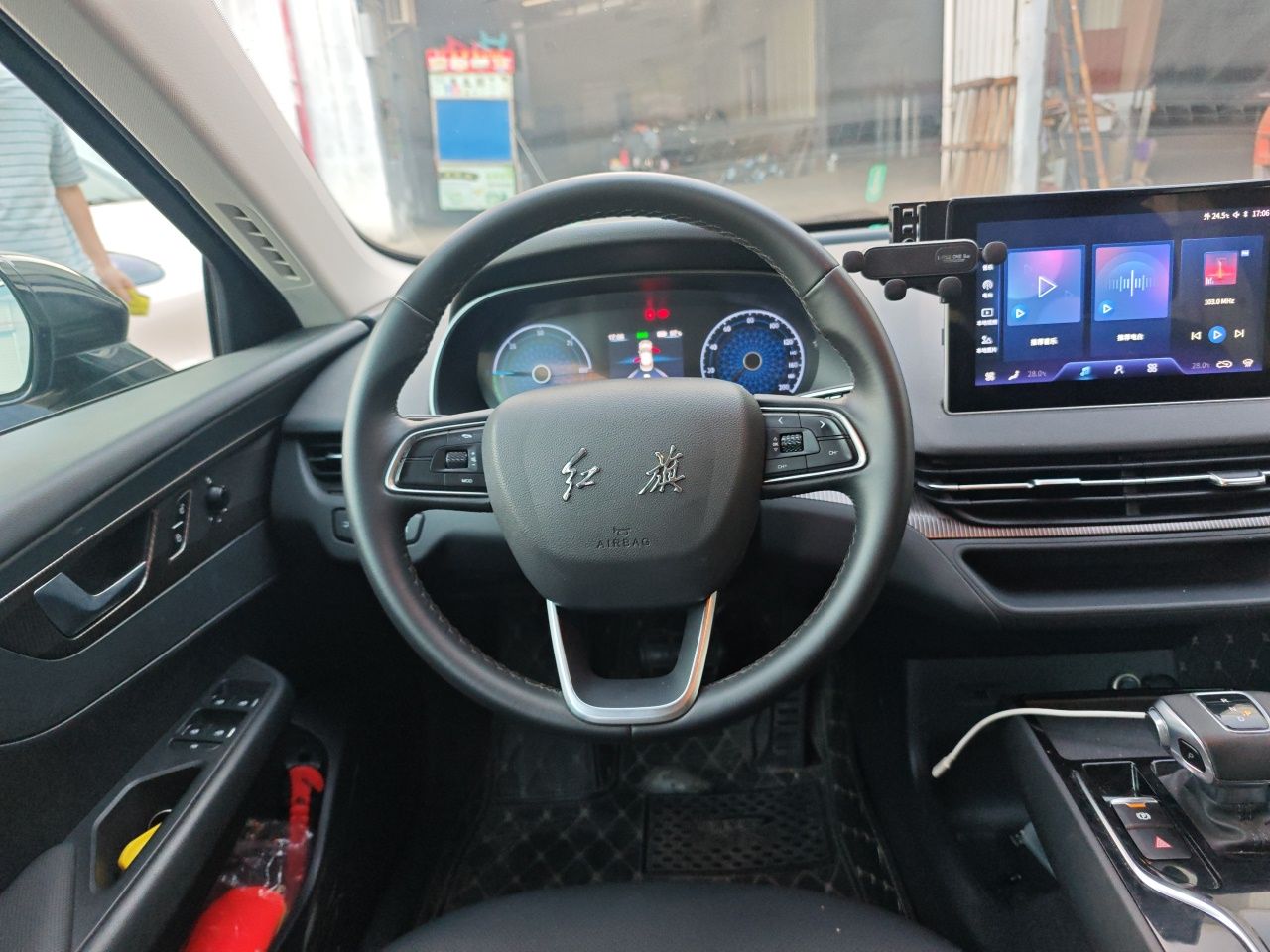 Hongqi E-QM5 2024 450km Range Commuter Version — снимка 10