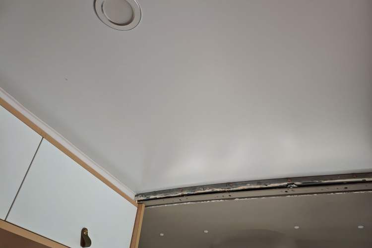 Used SAIC MAXUS Xintu V80 2017 2.5T 6-Speed Manual Aoyuntong National V Short Wheelbase Mid-Height 5/6/10-Seater
