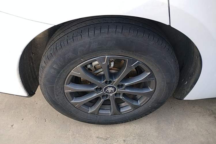 Used BYD Qin L 2024 DM-i 80KM Leading Model Right Rear Wheel Hub