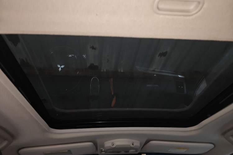 Used Mitsubishi Pajero 2012 3.8L Flagship Edition Headliner