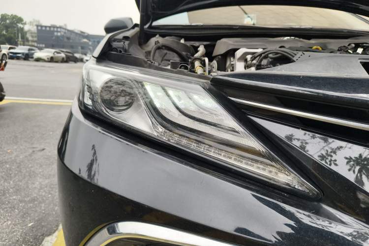 Used Toyota Camry 2023 2.5G Luxury Edition Right Front Headlight