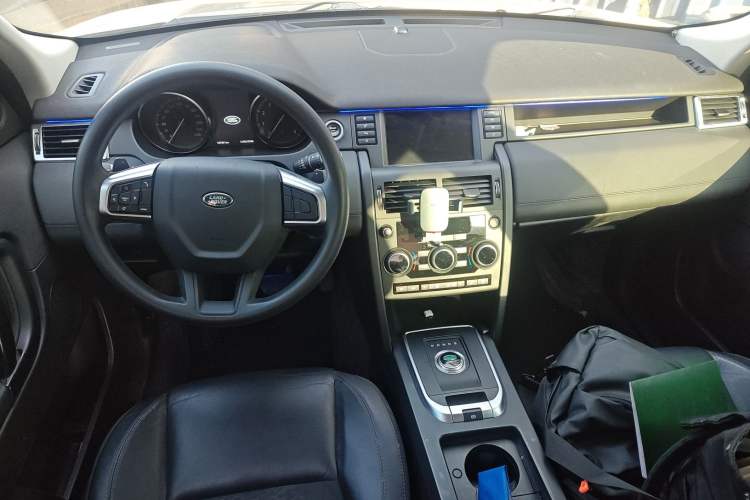Used Land Rover Discovery Sport 2017 2.0T PURE Center Console