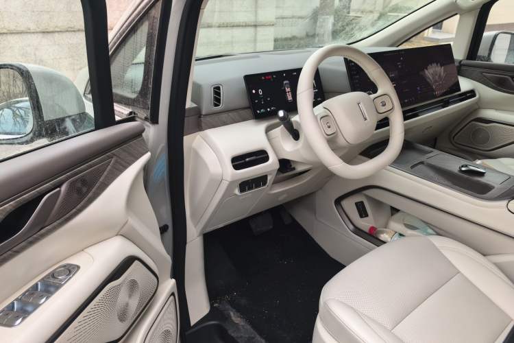 Used Wey Gaoshan 2025 Model Four-Wheel Drive Gao Shan 7
