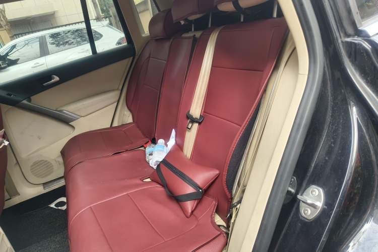 Used Volkswagen Tiguan 2010 1.8TSI Automatic All-Wheel-Drive Elite Edition Left Rear Seat