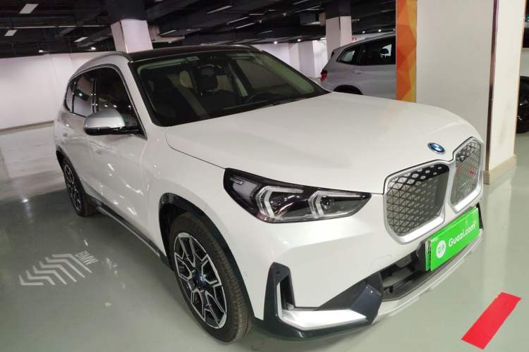 Used BMW iX1 2023 xDrive30L X Design Package Front Right 45 Deg