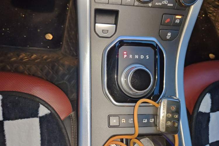 Used Land Rover Range Evoque 2014 2.0T 5-Door Ignite Edition Gear Lever