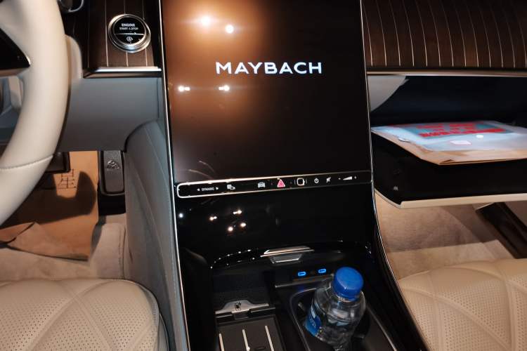Used Mercedes-Benz Maybach S-Class 2022 S 680 4MATIC Audio And AC Panel