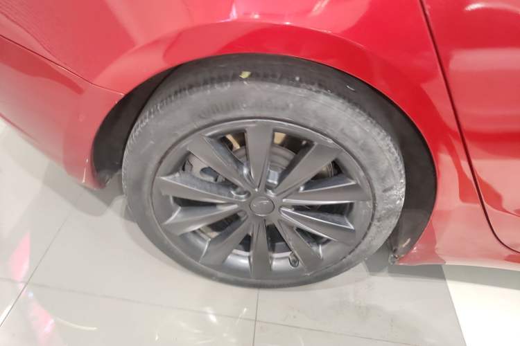 Used Tesla Model 3 2019 Long-Range Rear-Wheel-Drive Version Right Rear Wheel Hub