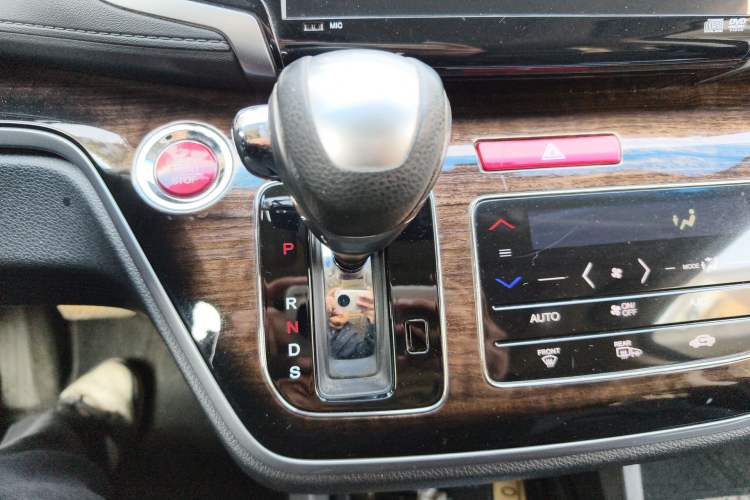 Used Honda Odyssey 2015 Revised Version 2.4L Supreme Edition
