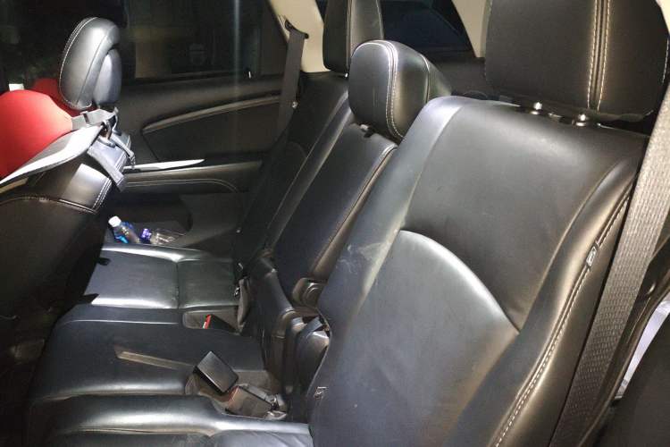 Used Dodge Journey 2013 2.4L Two-Wheel Drive Luxury Version