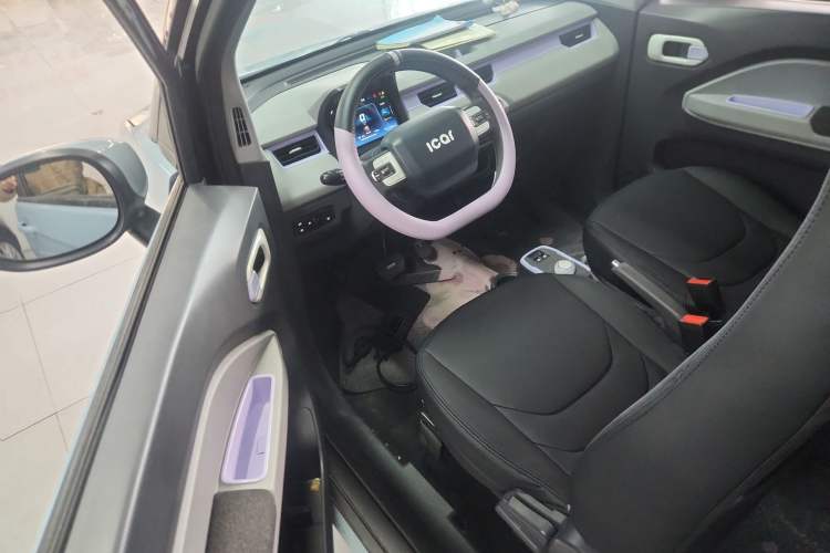 Used Chery QQ Ice Cream 2022 120km Conical Shape Lithium Iron Phosphate Driver Seat