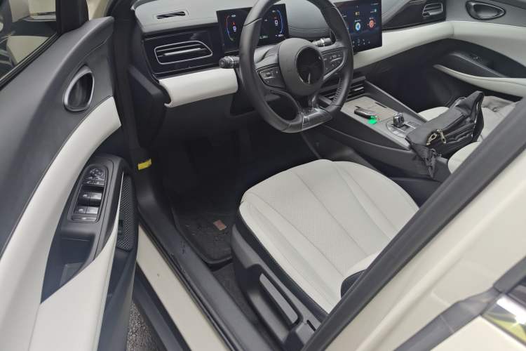 Used BYD Seal 06 New Energy 2024 DM-i 80KM Luxury Model
