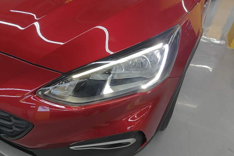 Used Ford Focus Active 2020 EcoBoost 180 Automatic Trendy Model Left Front Headlight