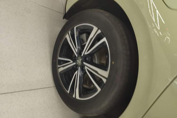 Used Hongqi EH7 2024 690 Pro Right Rear Wheel Hub