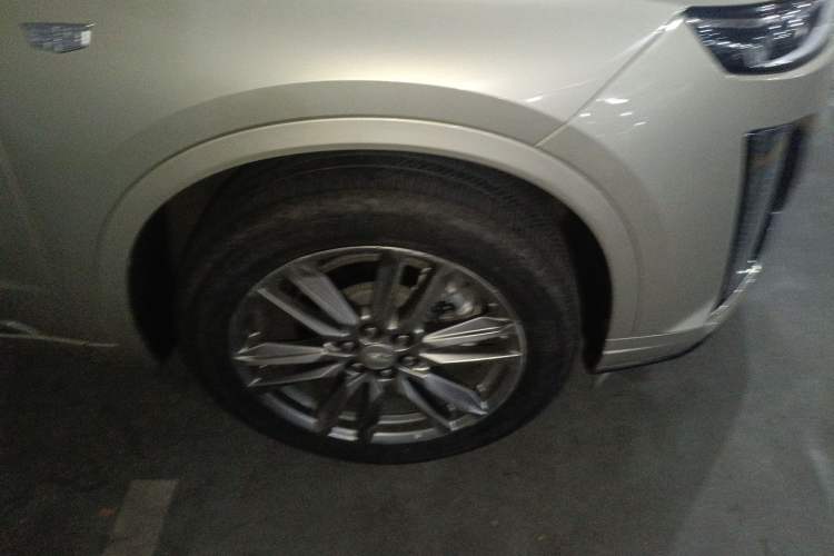 Used Cadillac XT6 2022 2.0T Six-Seater Four-Wheel Drive Luxury Version Right Front Wheel Hub