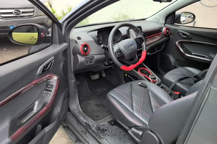 Used Chery QQ Little Ant 2022 Revised Version Sweet Pink Edition Half-Sugar Version Lithium Iron Phosphate 30.7 kWh 30 kW 301 km
