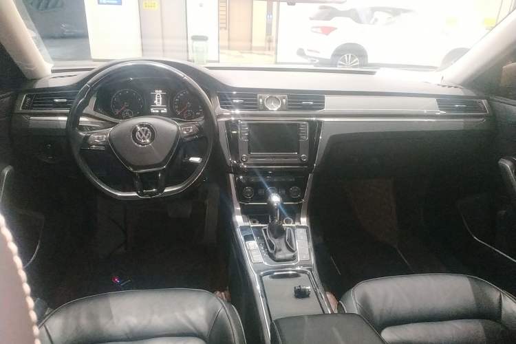 Used Volkswagen Passat 2016 330TSI DSG Luxury Edition