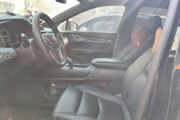 Used Cadillac XT5 2018 28E Four-Wheel Drive Tech Version Left Front Seat