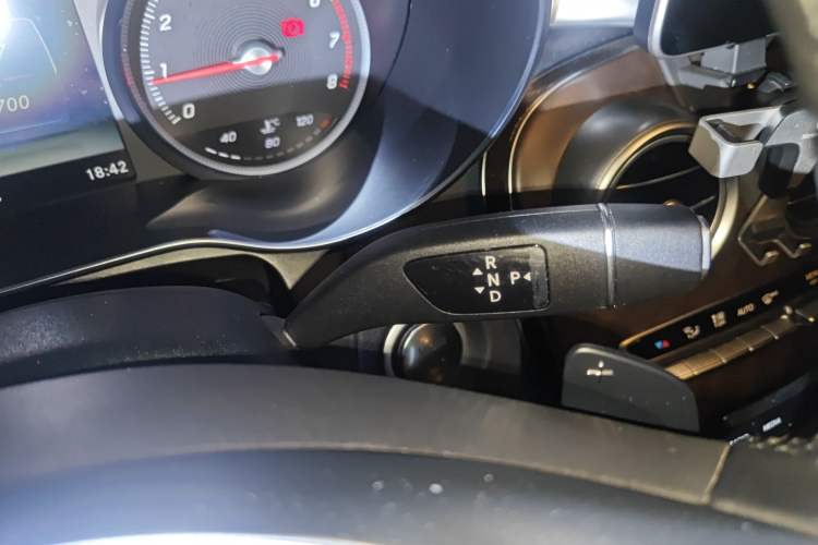 Used Mercedes-Benz GLC 2019 GLC 300 L 4MATIC Dynamic Model Gear Lever